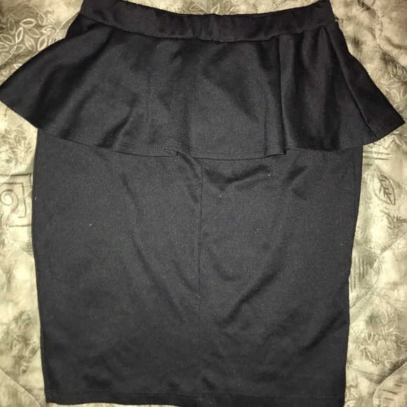 Smart set peplum skirt - Picture 2 of 3